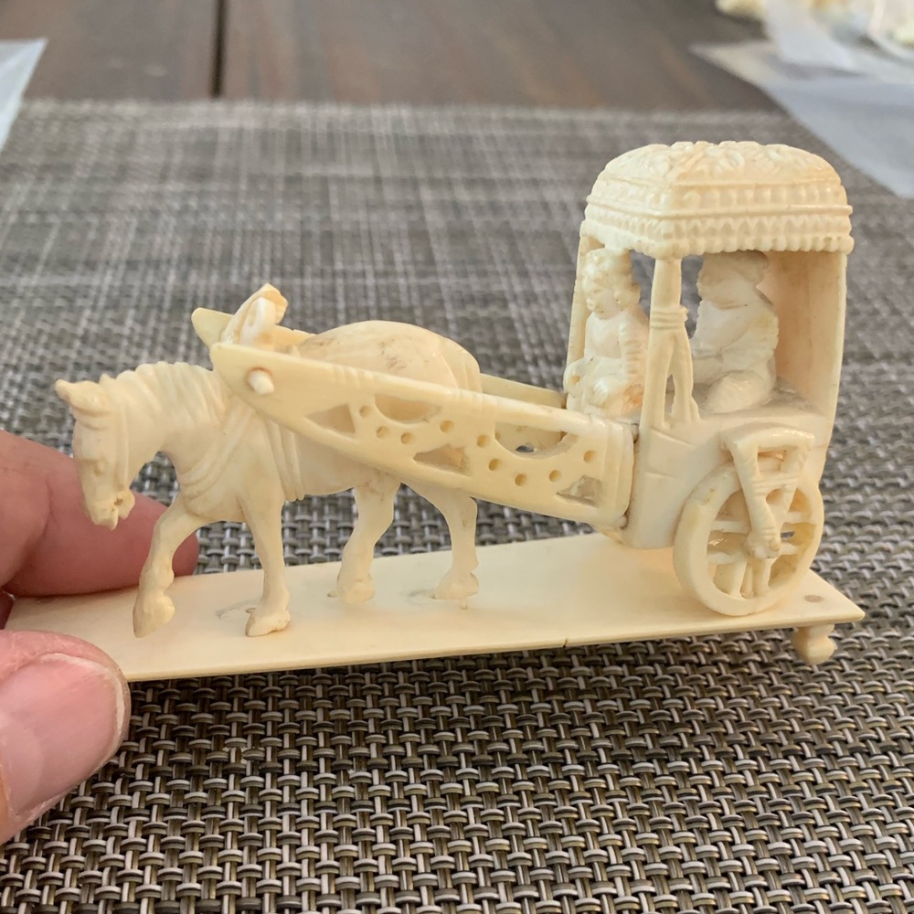 Vintage bone or Ivory carving - Picture 1 of 11